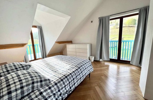 Campan House | House on the mountain, between ski slopes and hiking trails.