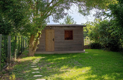 Blois House | House renovated in 2025, 2 minutes from the Loire River, garden & barbecue, 6 bedrooms with private showers