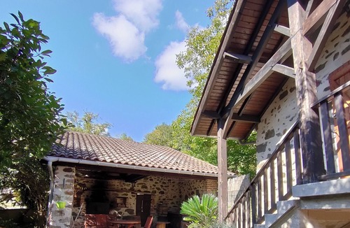 Capdenac Apartment | House studio vacation cottage South of France Lot Aveyron