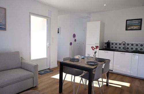 Lannion House | House- Walled garden-Beg bequeath-Beach and GR34