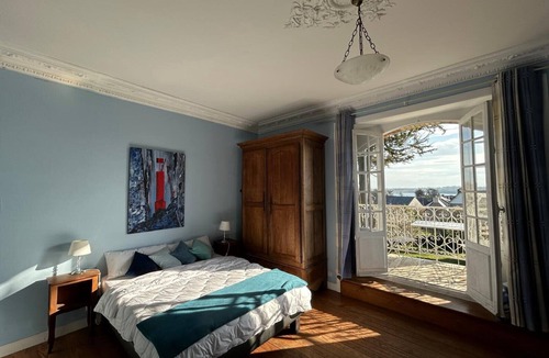La Richardais House | House with Balcony and Sea View in La Richardais