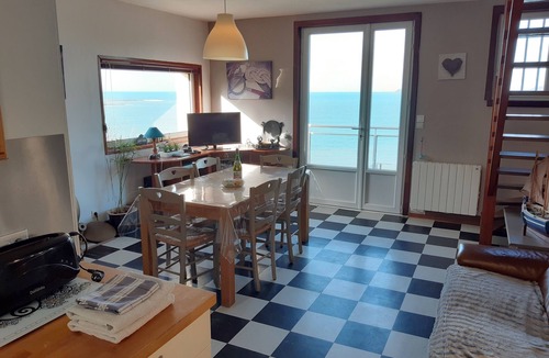 Tredrez-Locquemeau House | House with sea view for 6 , with fireplace at 340 steps from the sand.