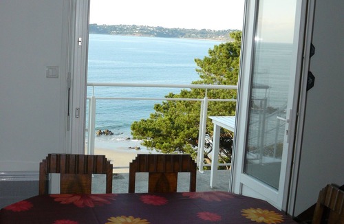 Tredrez-Locquemeau House | House with sea view for 6, fireplace and 340 steps from the sand