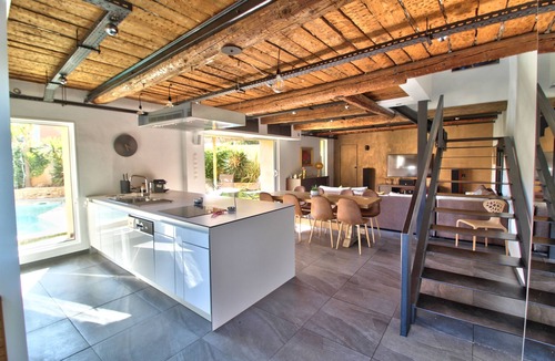 Cuers House | House with swimming pool and garden 4 bedrooms 8 pers. large living room 2 bathrooms