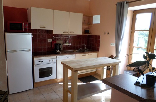 Pleven Cottage | House with terrace and garden 15 minutes from the beach