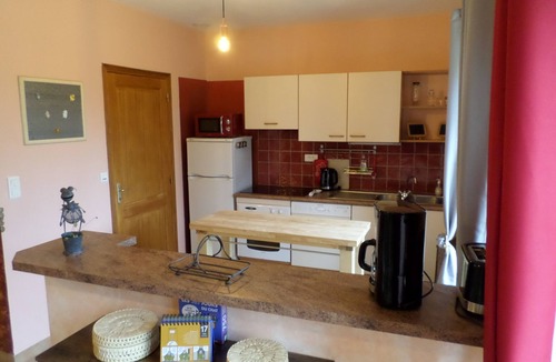 Pleven Cottage | House with terrace and garden 15 minutes from the beach
