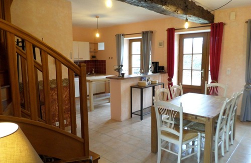 Pleven Cottage | House with terrace and garden 15 minutes from the beach