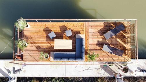 Saint-Gilles Boat Rental | Houseboat Camargue - Lorenzo