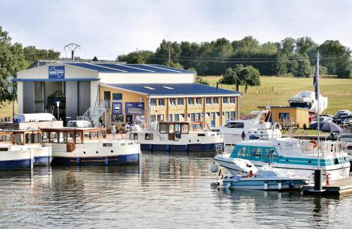 Niderviller Boat Rental | Houseboats at Niderviller Marina by Kuhnle-Tours