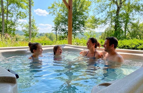 Anould Ski Chalet | HY Lødge Spa n°7 XL - 5 people: Vosges Spa Chalet for an Exceptional Family Stay