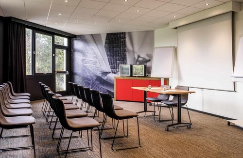 Chalons-en-Champagne Hotel | ibis Chalons en Champagne