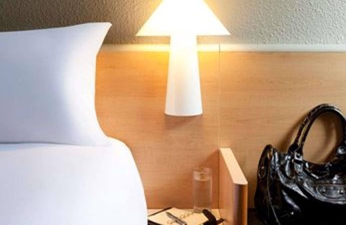 Lescar Hotel | ibis Pau Lescar