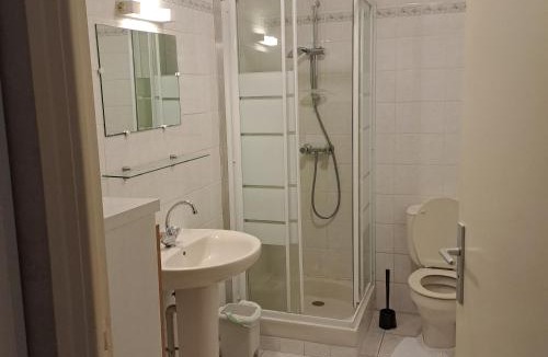 Saint-Nicolas-du-Pelem Apartment | IDAVRO