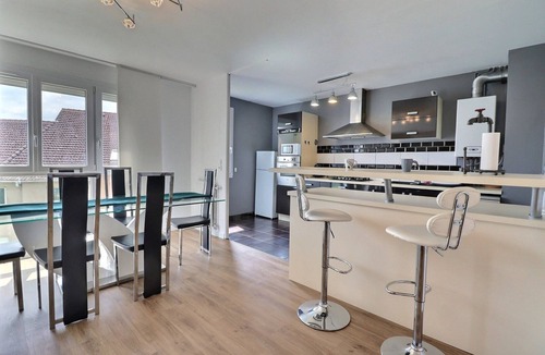 Troyes Apartment | ideal PRO/family*WiFi*private parking*quiet