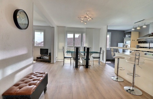 Troyes Apartment | ideal PRO/family*WiFi*private parking*quiet