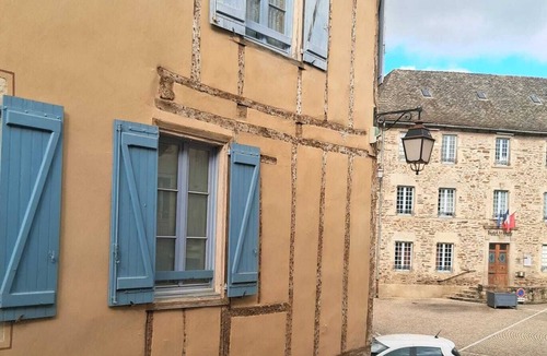 Naucelle Apartment | Ideal self-contained apartment in a charming house in the center of town