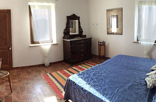 Montegrosso dʼAsti Bed & Breakfast | IL CAMPANILE - "Gilda" room with kitchen use