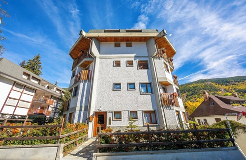 Bardonecchia Apartment | Il Rododendro (City Center), Bardonecchia, Italy