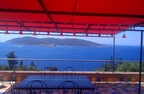 Ile du Levant House | Ile du Levant from October 1 to April 30 "Port Man room"