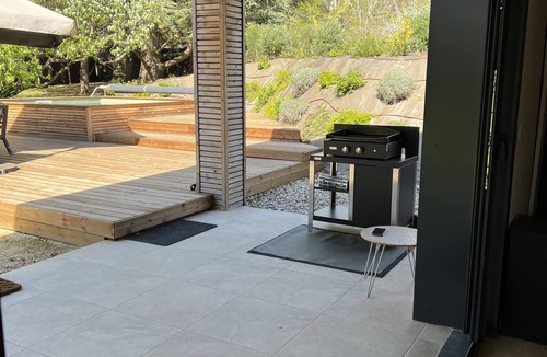 Montauban House | In a green setting, my wooden house with its private swimming pool