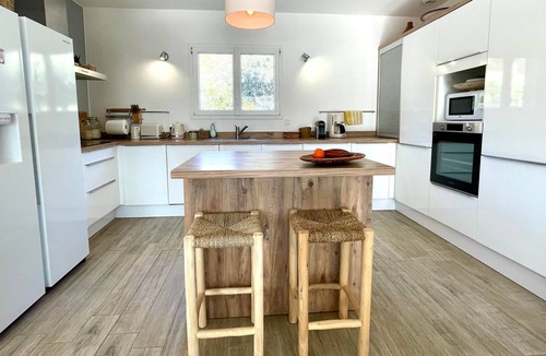 Camps-la-Source House | In an olive grove, villa with swimming pool and enclosed gardennn