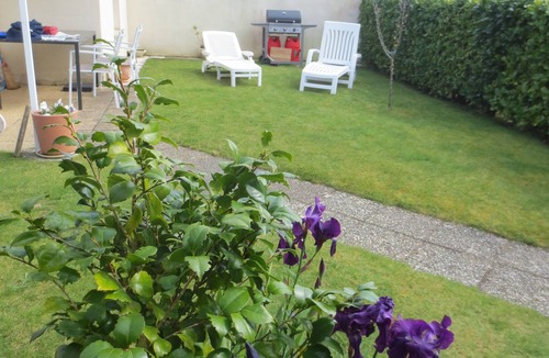 Saint-Quay-Portrieux House | in St Quay Ptx: single storey house facing south, enclosed grounds. WIRELESS