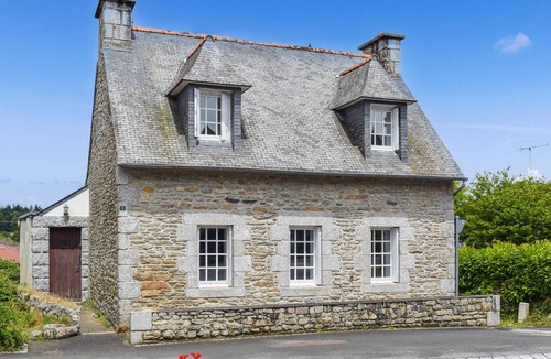 Canihuel House | In the heart of Brittany, this charming stone house welcomes you in Canihuel.
