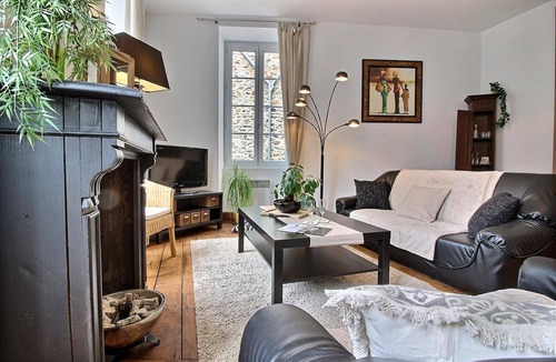 Lamballe Apartment | IN THE HEART of the CITY 15 mins from LITTORAL BRETON beaches, hiking, golf, spa, stud farm