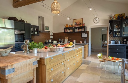Cabannes House | In the Mas des Pampres, Provence is at your fingertips