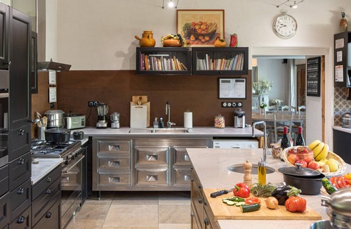Cabannes House | In the Mas des Pampres, Provence is at your fingertips