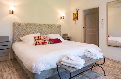 Cabannes House | In the Mas des Pampres, Provence is at your fingertips