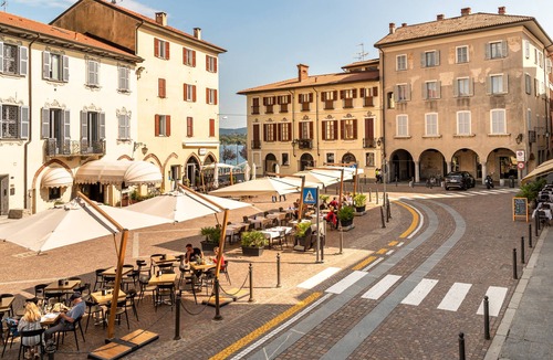 Arona Apartment | Incanto Sul Lago: Arona Lakefront Flat with A/C, Arona, Italy