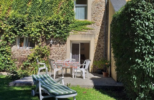 Saint-Vincent Apartment | "Jardin sur les Pyrénées" sports and well-being breaks, "Les 3 Collines".