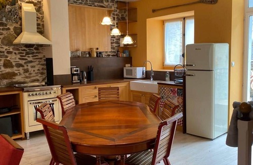 Bagneres-de-Luchon Apartment | Jasmine, pretty hat, summer pasture