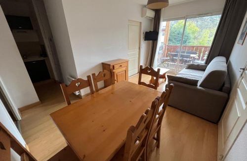 Ax-les-Thermes Apartment | Joli appartement climatisé avec terrasse
