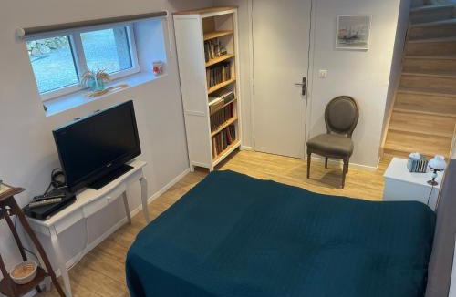 Plouvara House | Jolie chambre dans une dépendance de longère bretonne