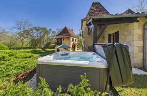 Mauzens-et-Miremont House | Jolie maison avec jacuzzi pour 8 personnes