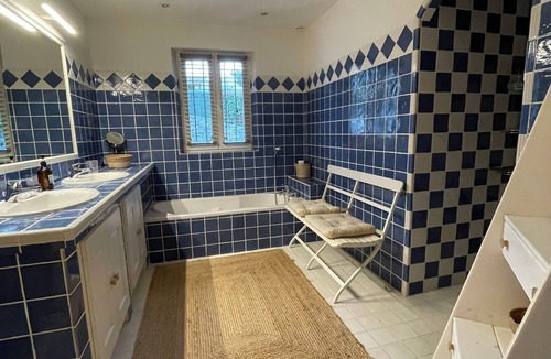 Regusse Villa | Just 10 minutes from the Gorges du Verdon! Beautiful, spacious villa with heated pool