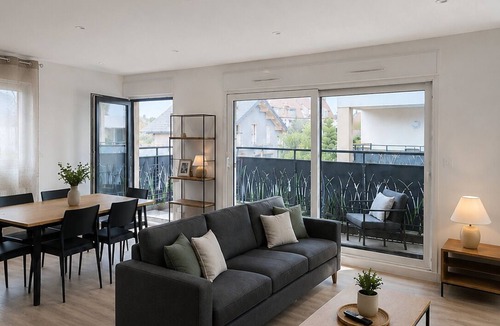 Ingersheim Apartment | Just outside Colmar and the vineyards—On-site EV Charging