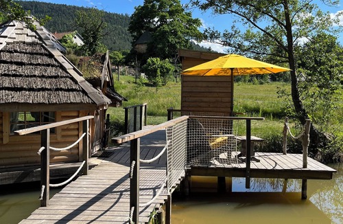 Mesnil Sous Les Cotes Cabin | Kota room with wood-heated Finnish spring-water bath