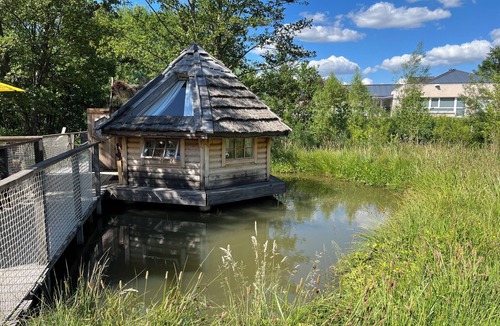 Mesnil Sous Les Cotes Cabin | Kota room with wood-heated Finnish spring-water bath