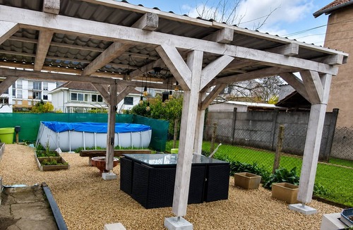 Bouzonville House | "Kwé Vanie" House (sleeps 8–9), in a quiet location perfect for relaxing with the family