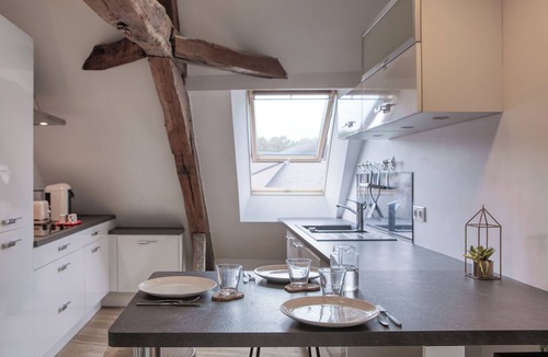Downtown Angers Apartment | Là-Haut - Wifi - Centre-ville
