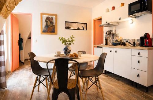Remoulins Apartment | L'écrin du Pont du Gard - Parking gratuit - Charme & Pierres