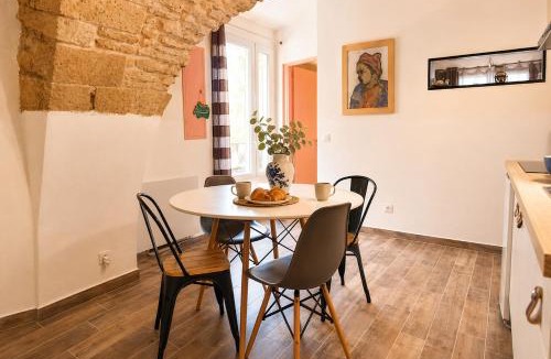 Remoulins Apartment | L'écrin du Pont du Gard - Parking gratuit - Charme & Pierres