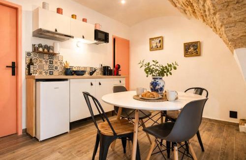Remoulins Apartment | L'écrin du Pont du Gard - Parking gratuit - Charme & Pierres