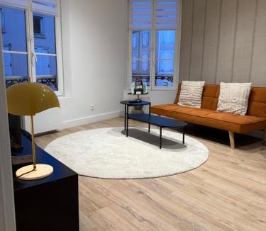 Chalons-en-Champagne Apartment | L'écrin orange, Wifi et parking gratuit