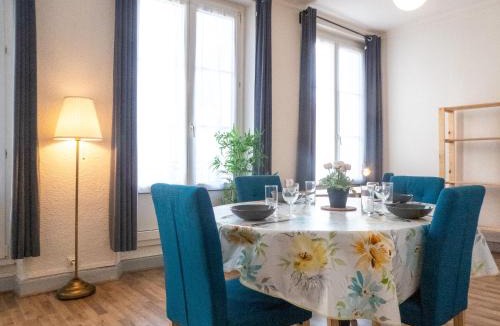 Verdun Apartment | L'Amour de la Paix - City center - Garden - Near station - SmartTV65" Netflix & PrimeVideo - Warm cozy vibe - Free parking nearby with CCTV - Managed by Presta-Zen'Services