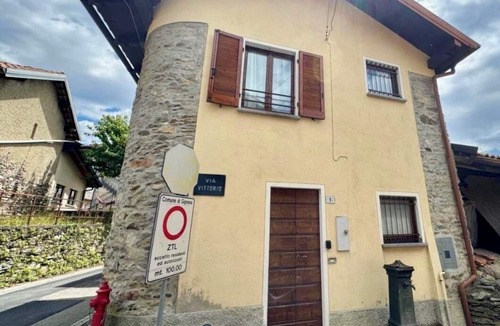 Brovello-Carpugnino Cottage | L'Angulìn a magical place