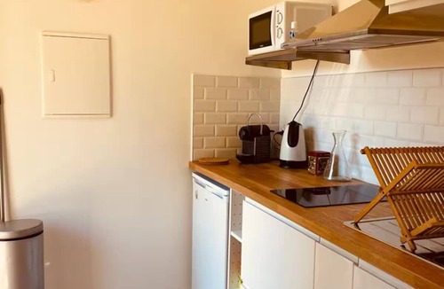 Pibrac Cottage | L'ANNEXE DE PIBRAC, a stone's throw from the forest